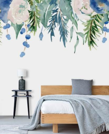 flores colgantes azules y verdes sobre papel tapiz de fondo blanco