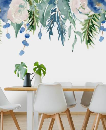 flores colgantes azules y verdes sobre papel tapiz de fondo blanco