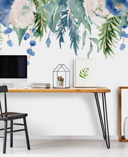 fleurs suspendues bleues et vertes sur fond blanc papier peint