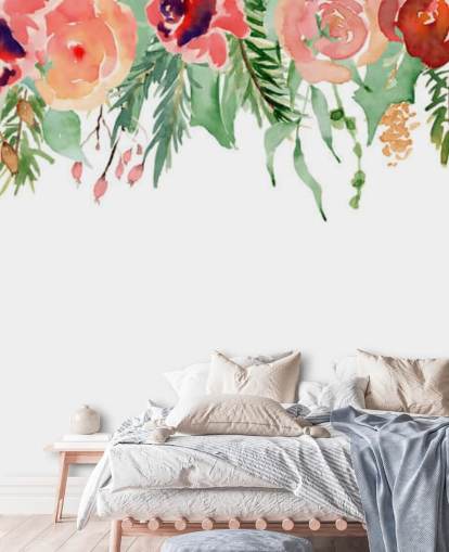 koraal en rode bloemen hangen aan het plafond