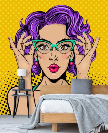 papier peint rétro pour femme aux cheveux permanents violets avec lunettes des années 1950
