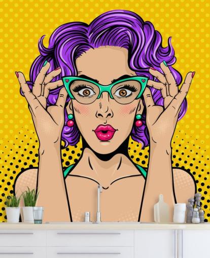 papel pintado retro de mujer con pelo permanente morado con gafas de los años 50