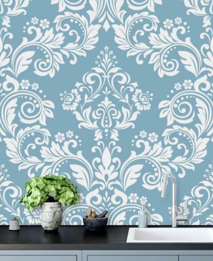 blått mönster tapet väggmålning kallad Light Blue Damask för sovrum, vardagsrum och badrum