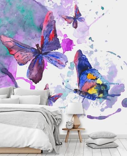 Décoration murale papillons peints en violet