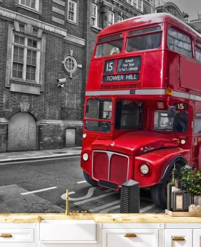 svart, hvitt og rødt london buss tapet veggmaleri kalt Red London Bus for hjemmekontorer og stuer