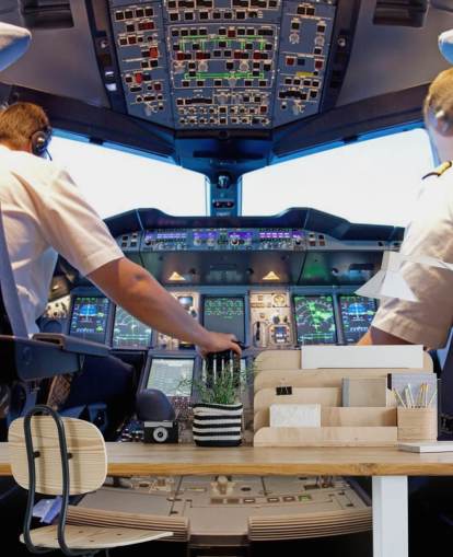 Piloten im Cockpit Fototapete