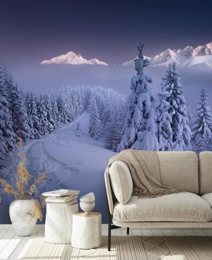 verschneiten Wald und Piste mit Bergen in der Ferne Tapete verschneiten Wald und Piste mit Bergen in der Ferne Tapete