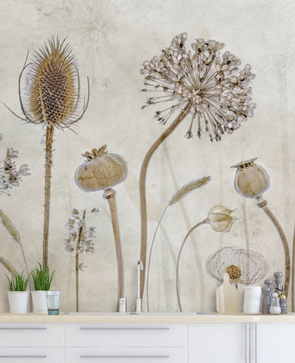 beige og brunt tilpassbart blomstertapet kalt Aged with Beauty av Mandy Disher for soverom, stuer og spiserom