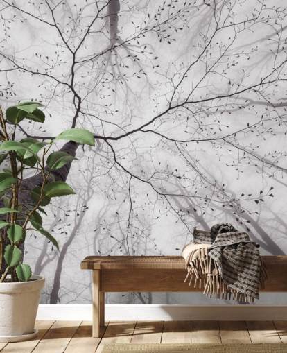 Schwarz-Weiß-Baumansicht vom Boden aus Tapete