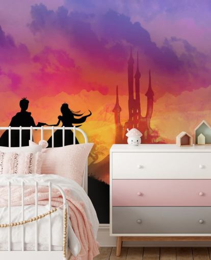 Sonnenuntergang Himmel mit Märchenschloss und Silhouette von Prinz und Prinzessin auf einem Hügel, der über alles schaut Tapete