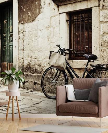 Carta da parati con bicicletta appoggiata sul