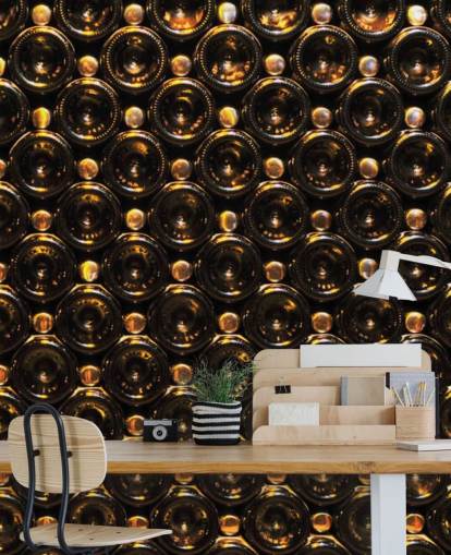 Papier peint empilé de bouteilles de vin brun scintillant