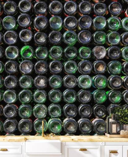 Décoration murale de vieilles bouteilles de vin vertes empilées