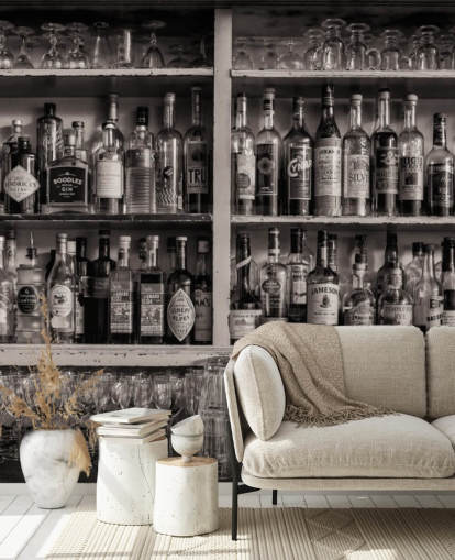 botellas en blanco y negro en el estante detrás de un fondo de pantalla de bar botellas en blanco y negro en el estante detrás de un fondo de pantalla de bar