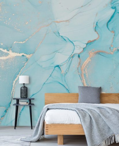 lyseblå og guld tilpasselig marmor tapetmaleri kaldet Dreamy Blue Watercolour til soveværelser, køkkener eller badeværelser