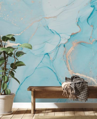 lichtblauwe en gouden aanpasbare marmeren behangmuurschildering genaamd Dreamy Blue Watercolour voor slaapkamers, keukens of badkamers