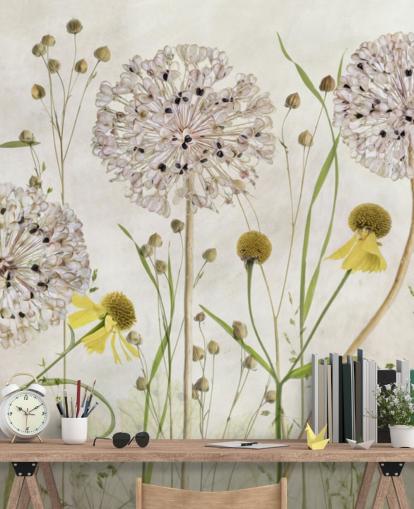 carta da parati gialle e fiori bianchi