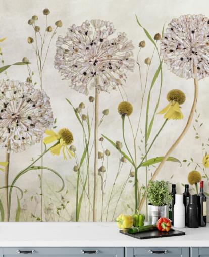 carta da parati gialle e fiori bianchi