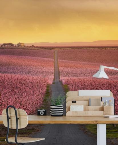 estrada longa com árvores de flor rosa papel de parede