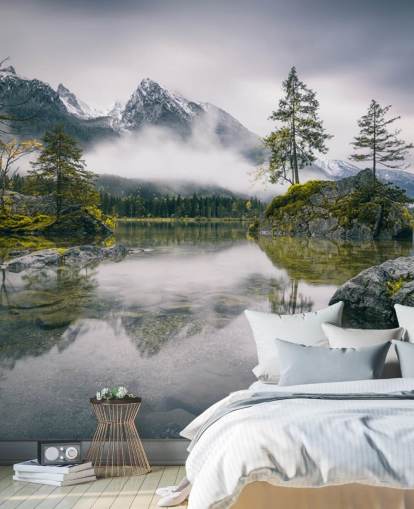 vue sur le lac brumeux et la montagne en Bavière, Allemagne fond d'écran