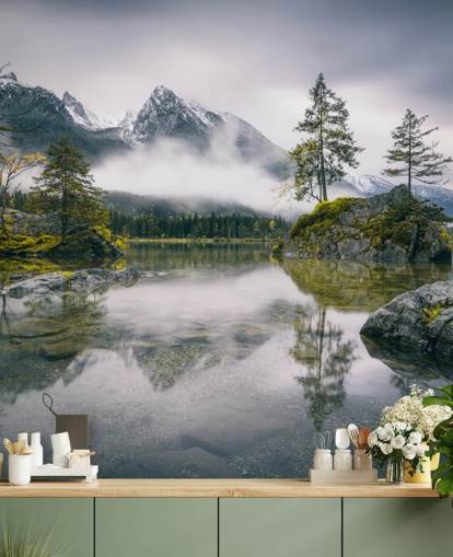 vue sur le lac brumeux et la montagne en Bavière, Allemagne fond d'écran