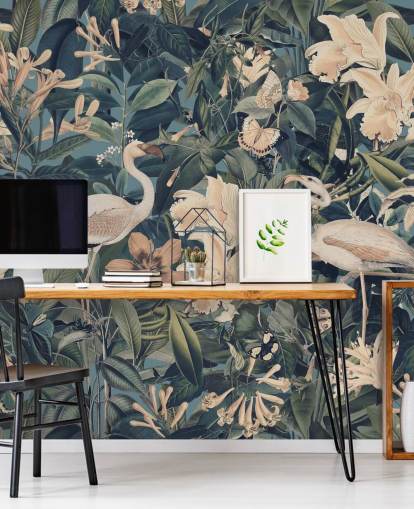 flamingos laranja pálidos e flores em papel de parede verde selva