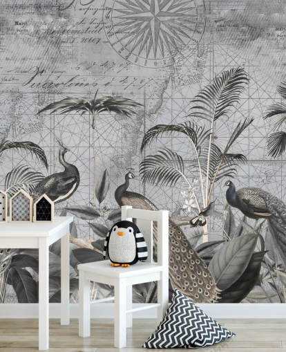 Grau illustrierte Pfauentapete namens Peacocks Clan 4 von Andrea Haase für Schlafzimmer und Wohnzimmer