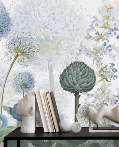 blauw-witte op maat gemaakte weidebloemen behangmuurschildering genaamd Blue Wild Meadow van Sir Edward voor slaapkamers