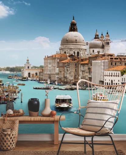 Grand Canal and Basilica Santa Maria della Salute, Venice, Italy wallpaper