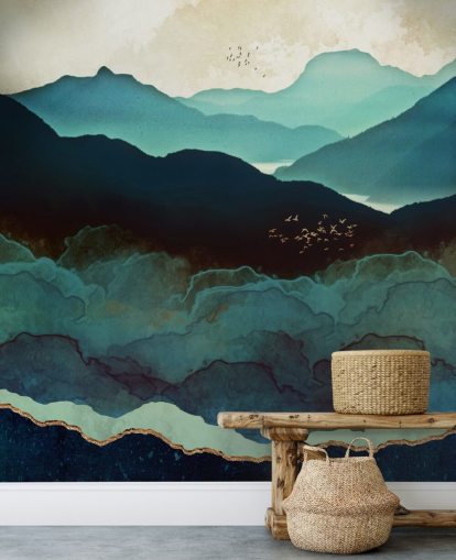indigo en blauwe op maat gemaakte behangmuurschildering genaamd Indigo Mountains van SpaceFrog Designs voor woonkamers