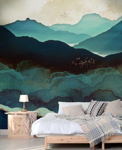 indigo og blåt brugerdefineret tapetmaleri kaldet Indigo Mountains af SpaceFrog Designs til stuer