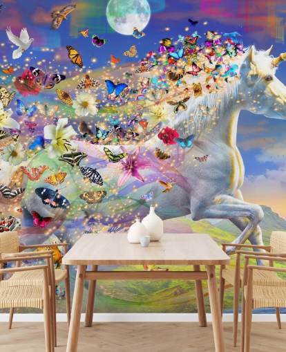 Tapete „Laufendes Einhorn mit Schmetterling und Vogelmähne“ Tapete „Laufendes Einhorn mit Schmetterling und Vogelmähne“