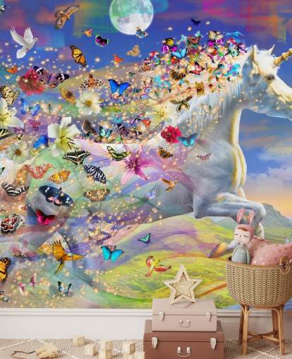 løpende enhjørning med sommerfugl og fuglemanke tapet