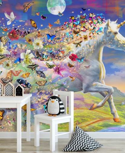carta da parati unicorno in corsa con criniera di farfalla e uccello