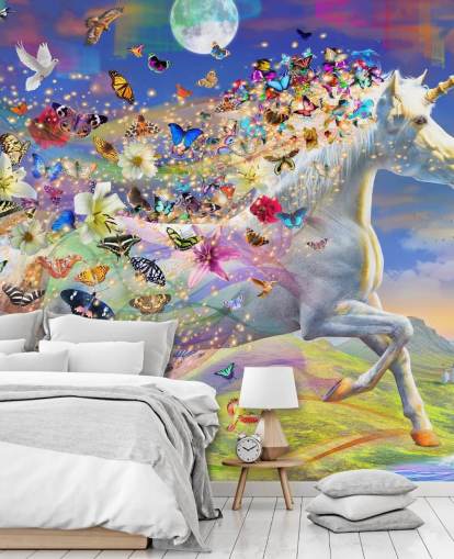 papel pintado de unicornio corriendo con melena de mariposa y pájaro