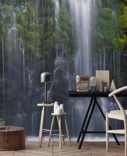 beaucoup de chutes d'eau et de papier peint de verdure