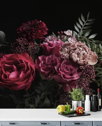 roze en rode bloemen op zwart achtergrondbehang