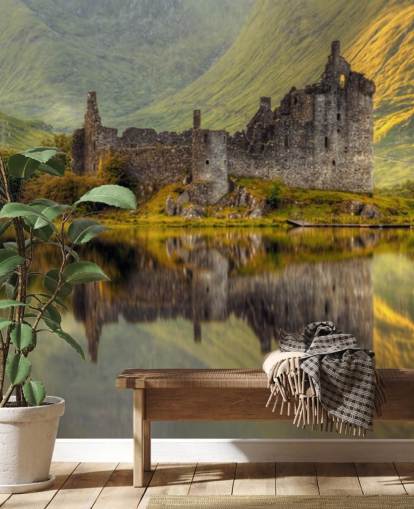 rovine del castello scozzese da una carta da parati loch