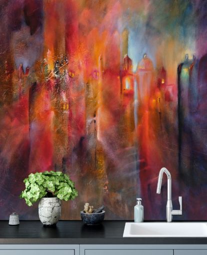 papel pintado de ciudad brumosa rosa, rojo y morado