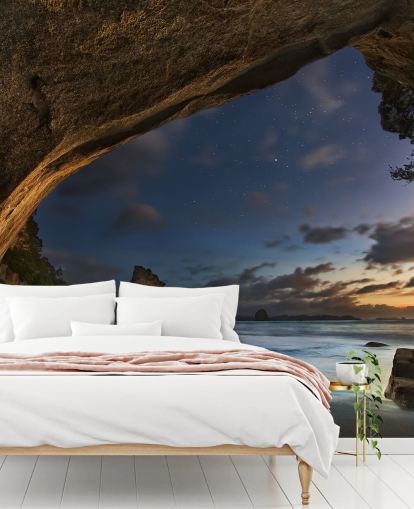 mural de papel pintado con escena de playa llamado Cathedral Cove para salas de estar, dormitorios y oficinas en casa