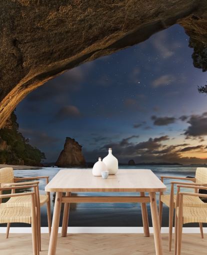 mural de papel pintado con escena de playa llamado Cathedral Cove para salas de estar, dormitorios y oficinas en casa