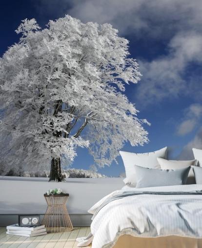 Decorazione murale con buco del vento bianco nella foresta nera