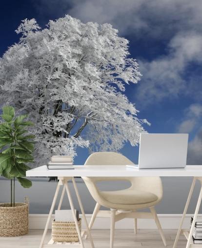 Decorazione murale con buco del vento bianco nella foresta nera