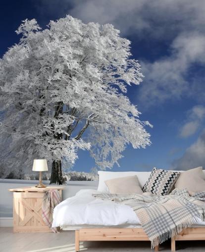 Decorazione murale con buco del vento bianco nella foresta nera