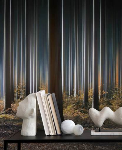 Papel pintado de troncos de árboles forestales relucientes