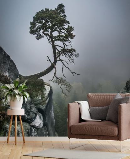 Decorazione murale con albero che cresce dalla roccia di montagna Decorazione murale con albero che cresce dalla roccia di montagna