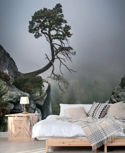Decorazione murale con albero che cresce dalla roccia di montagna Decorazione murale con albero che cresce dalla roccia di montagna