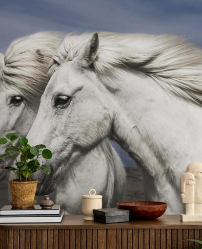 Decorazione murale con cavalli bianchi nel vento Decorazione murale con cavalli bianchi nel vento