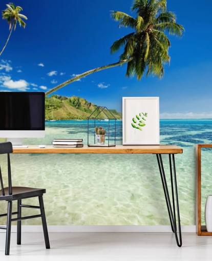 Blau-grüne tropische Strandtapete namens Palm Tree Lagoon für Schlafzimmer und Heimbüros