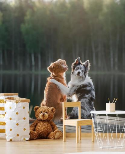 zwei Hunde saßen mit den Armen umeinander an einem See Fototapete zwei Hunde saßen mit den Armen umeinander an einem See Fototapete